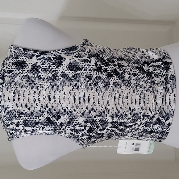 Balance Collection Size M Snake Print Cropped Yoga Athletic Racerback Tank NEW - Picture 3 of 11